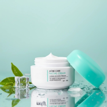 Crema facial antiacné con té verde y ácido salicílico